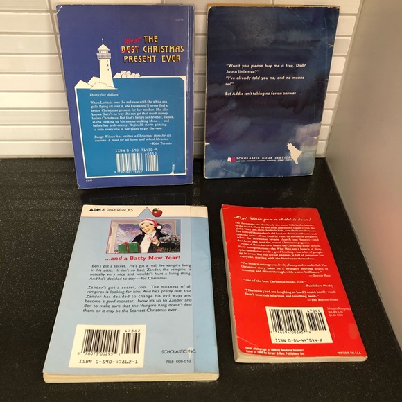 4 Christmas themed book lot π
π - Picture 6 of 10
